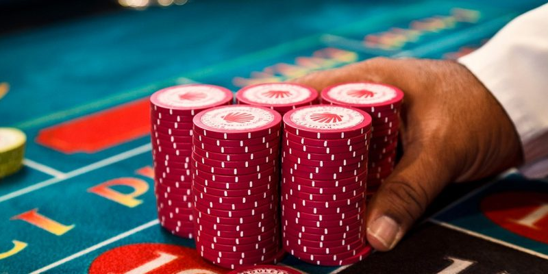 How Does Online Gambling Differ From The Land-Based Casino